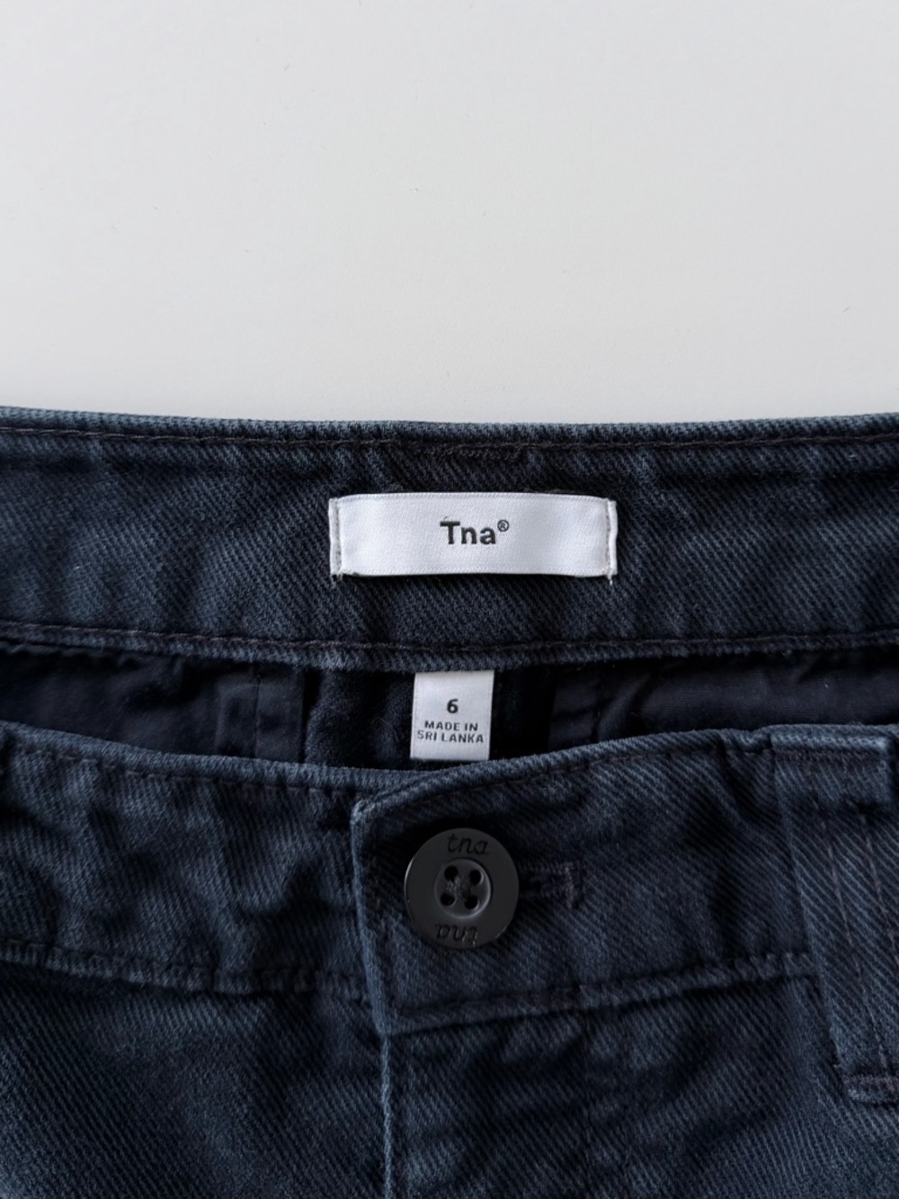 TNA Aritzia Dark Grey Cargo Pants Wide Leg Utility Size 6 - Picture 4 of 10